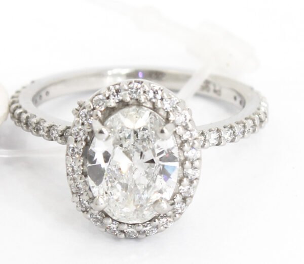 Oval Cut Engagement Rings with 1.50ct Diamond In Platinum