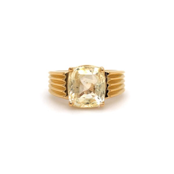 18k gold studded yellow sapphire Ring (pukhraj)