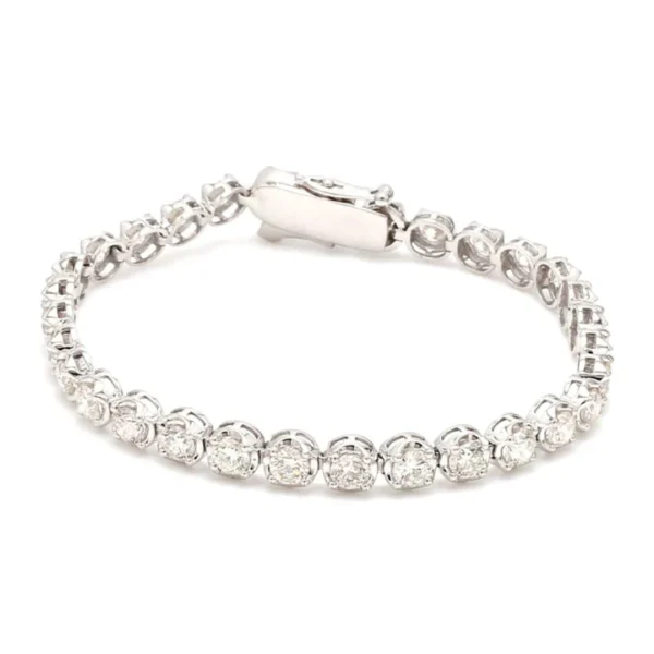 18-pointer diamonds set in a classic platinum tennis bracelet with single line - Image 6