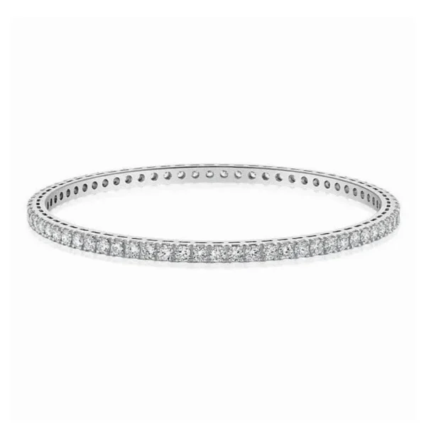 7 pointer diamonds set in a classic platinum single line